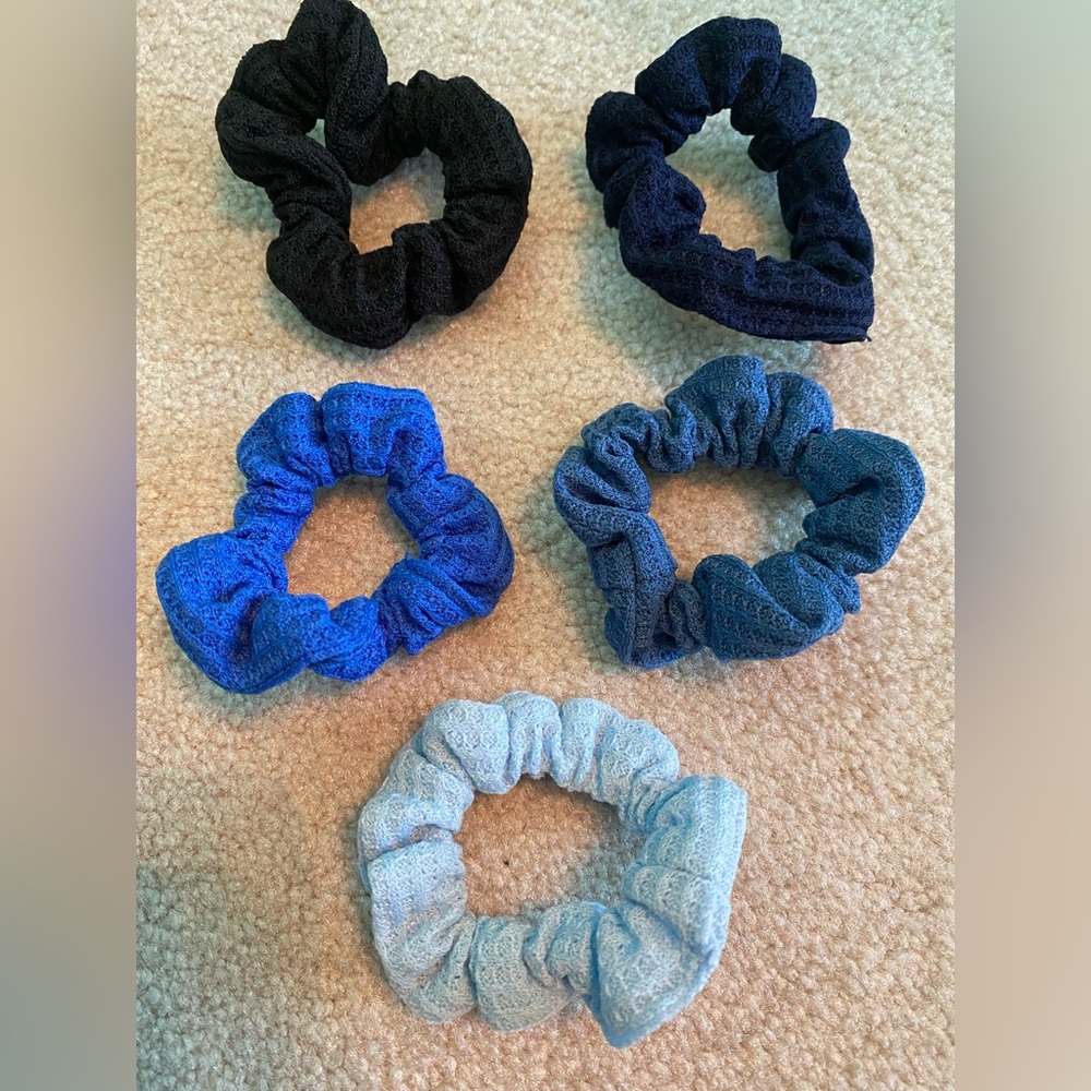 Set of 5 mini hair scrunchies NWOT